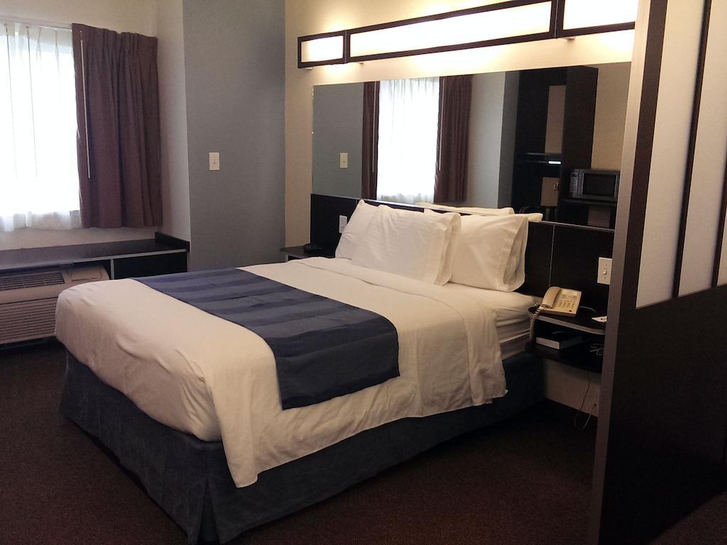 Three Rivers Inn & Suites Порт-Артур Номер фото