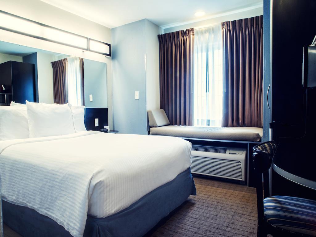 Three Rivers Inn & Suites Порт-Артур Номер фото