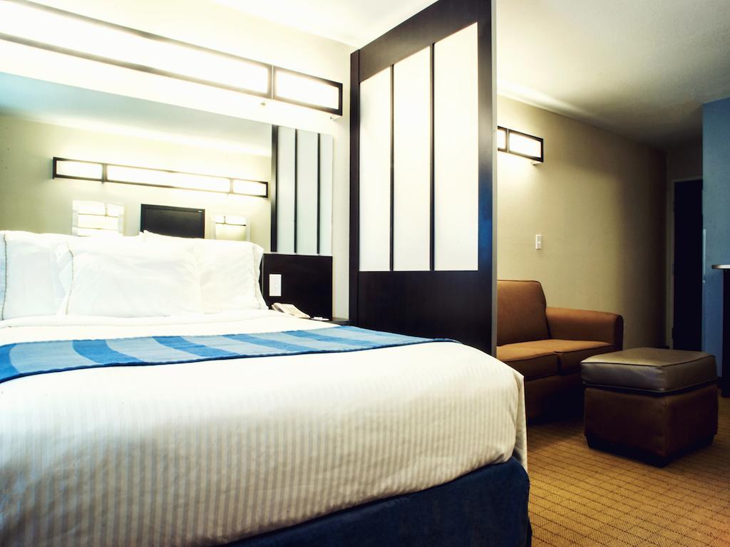 Three Rivers Inn & Suites Порт-Артур Номер фото